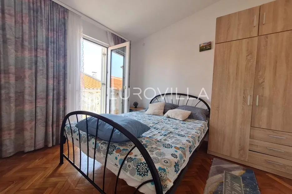 vir, samostojeća kuća, 130 m od plaže s dva odvojena apartmana - slika 19