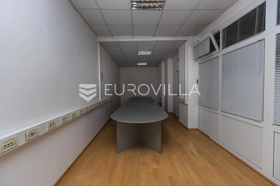 rijeka, centar, poslovni prostora 516 m², 1. kat, lift - slika 17