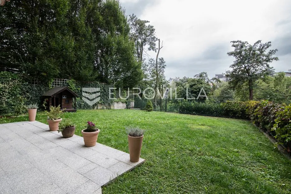 zagreb, srebrnjak, prekrasan dvoetažni stan 127 m² s vrtom i terasom - slika 18