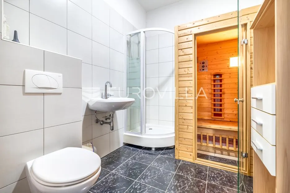 zagreb, maksimir, požarinje, odličan četverosoban penthouse s jacuzzy, saunom i garažom - slika 12