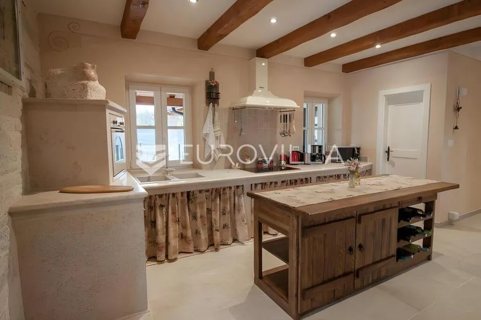 istra, hreljići, dugoročni najam kamene kuće 250 m² s bazenom 45 m² - slika 5