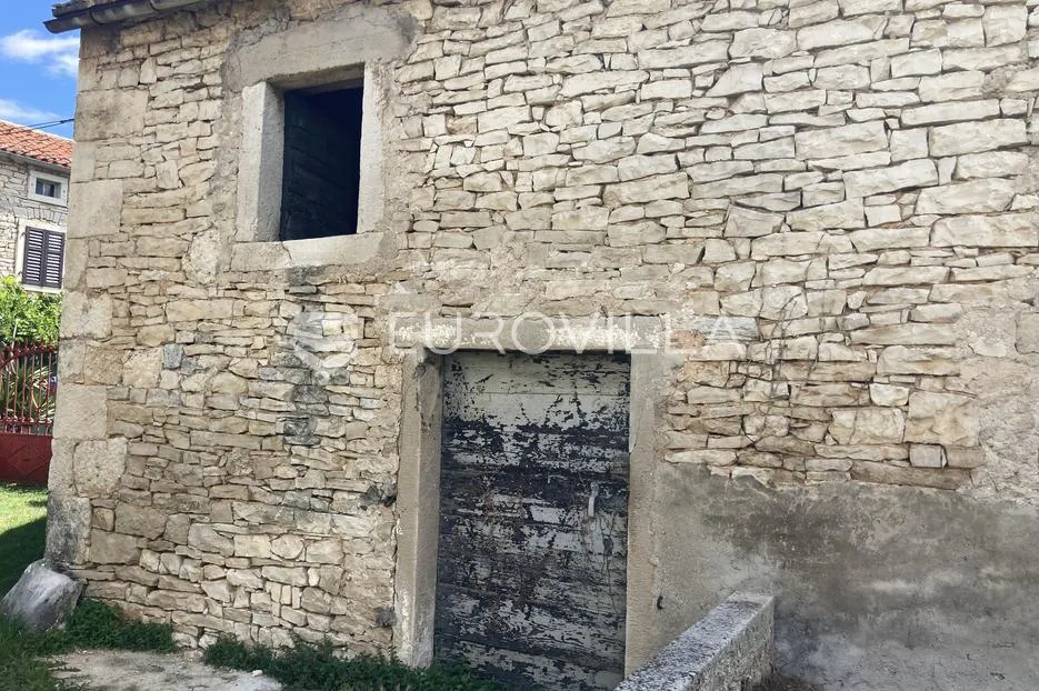 istra, šajini, kamena kuća sa šternom 166m2 za adaptaciju - slika 11