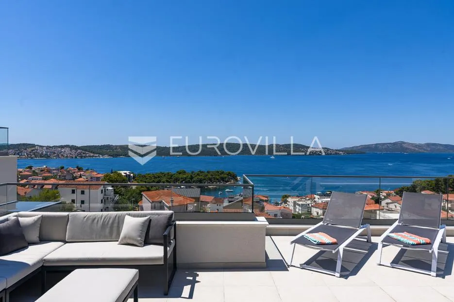 trogir, čiovo, luksuzan penthouse sa krovnom terasom i bazenom - slika 31