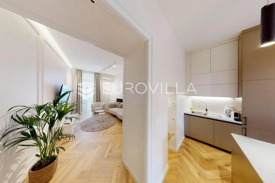 Rijeka, Sušak, luksuzno uređen trosoban stan, 85 m²