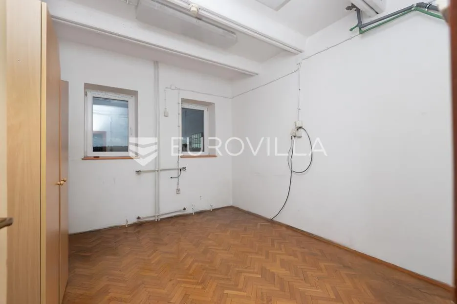 kukuljanovo, industrijski kompleks s dvije hale, zemljište 4,435 m² - slika 11
