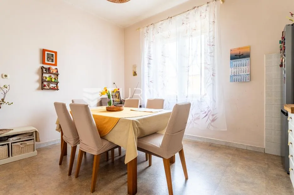 split, bačvice, trosoban stan na odličnoj lokaciji, 105m2 - slika 10