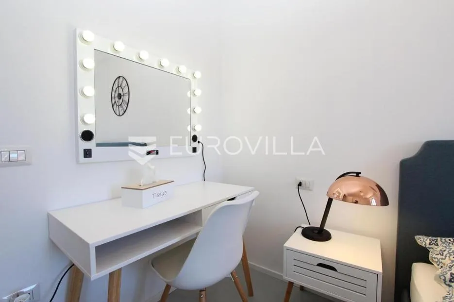 istra, rovinj, renoviran stan 59m2 s dvije spavaće sobe u samom centru grada + tavan - slika 15