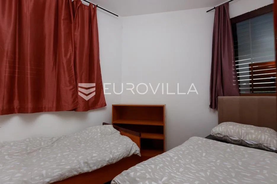 krk, uređen dvosoban apartman blizu mora, terasa s pogledom - slika 6