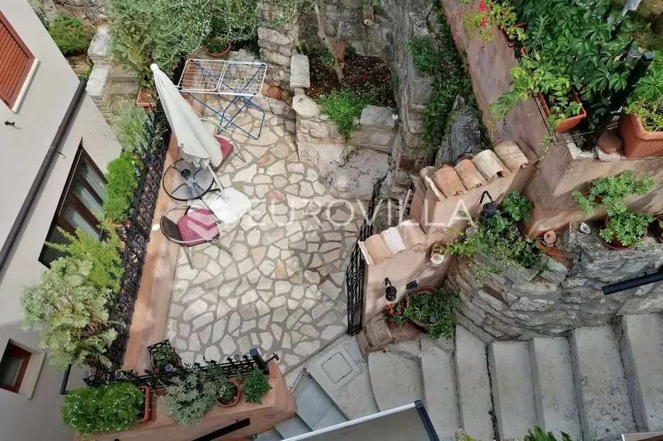 istra, rovinj, kuća s dva apartmana i vrtom 232 m2 u centru rovinja - slika 18