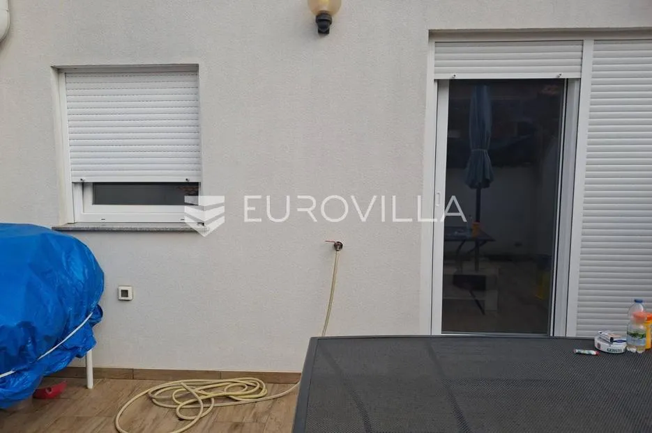 istra, medulin, funkcionalan dvosoban stan površine 66 m² - slika 9