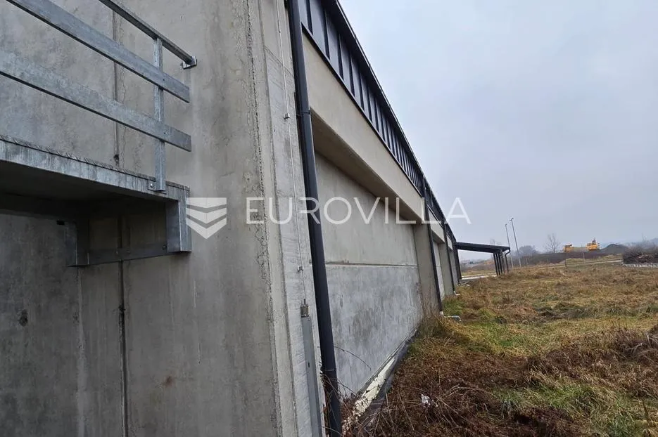 ivanić grad proizvodno skladišni prostor hala 514m2 na zemljištu 4163m2 - slika 6