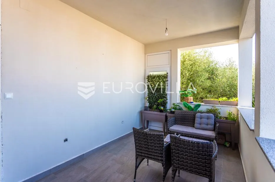 čiovo, okrug gornji, trosoban stan sa studio apartmanom, vrtom i pogledom na more - slika 28