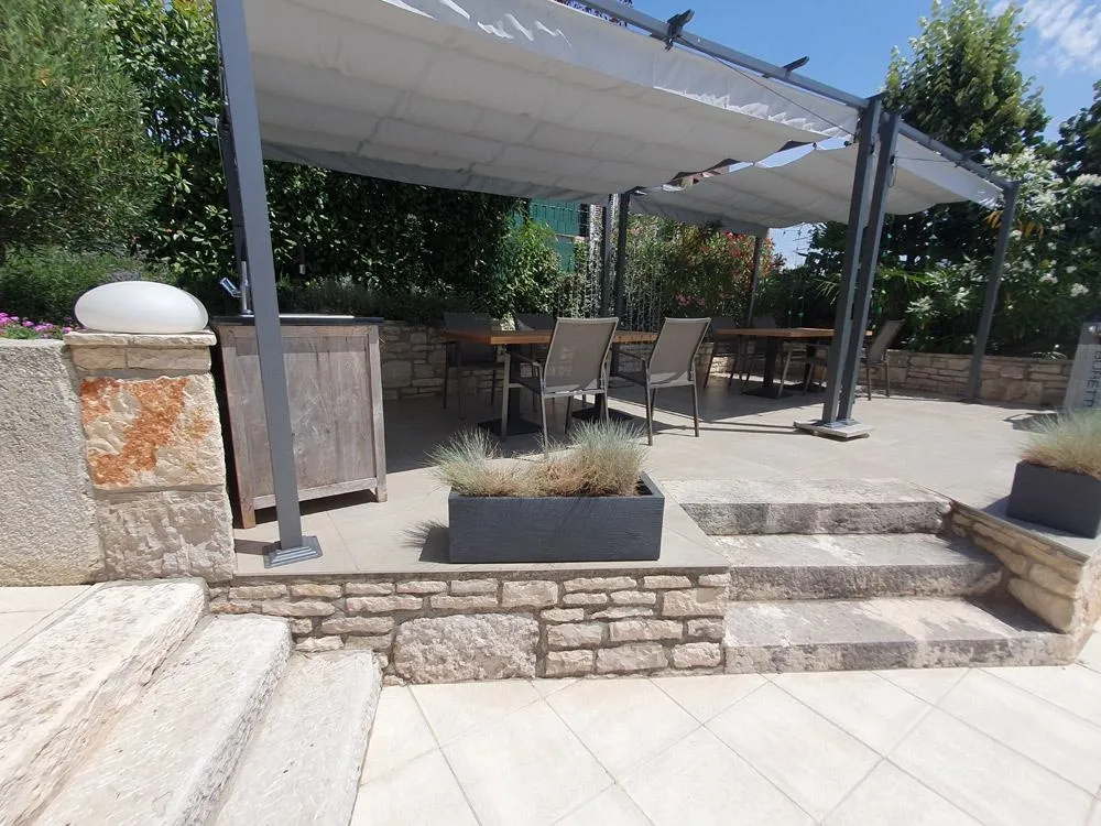 kuća: poreč, 349 m2, villa s bazenom, ljetnom kuhinjom, dupla garaža - slika 21