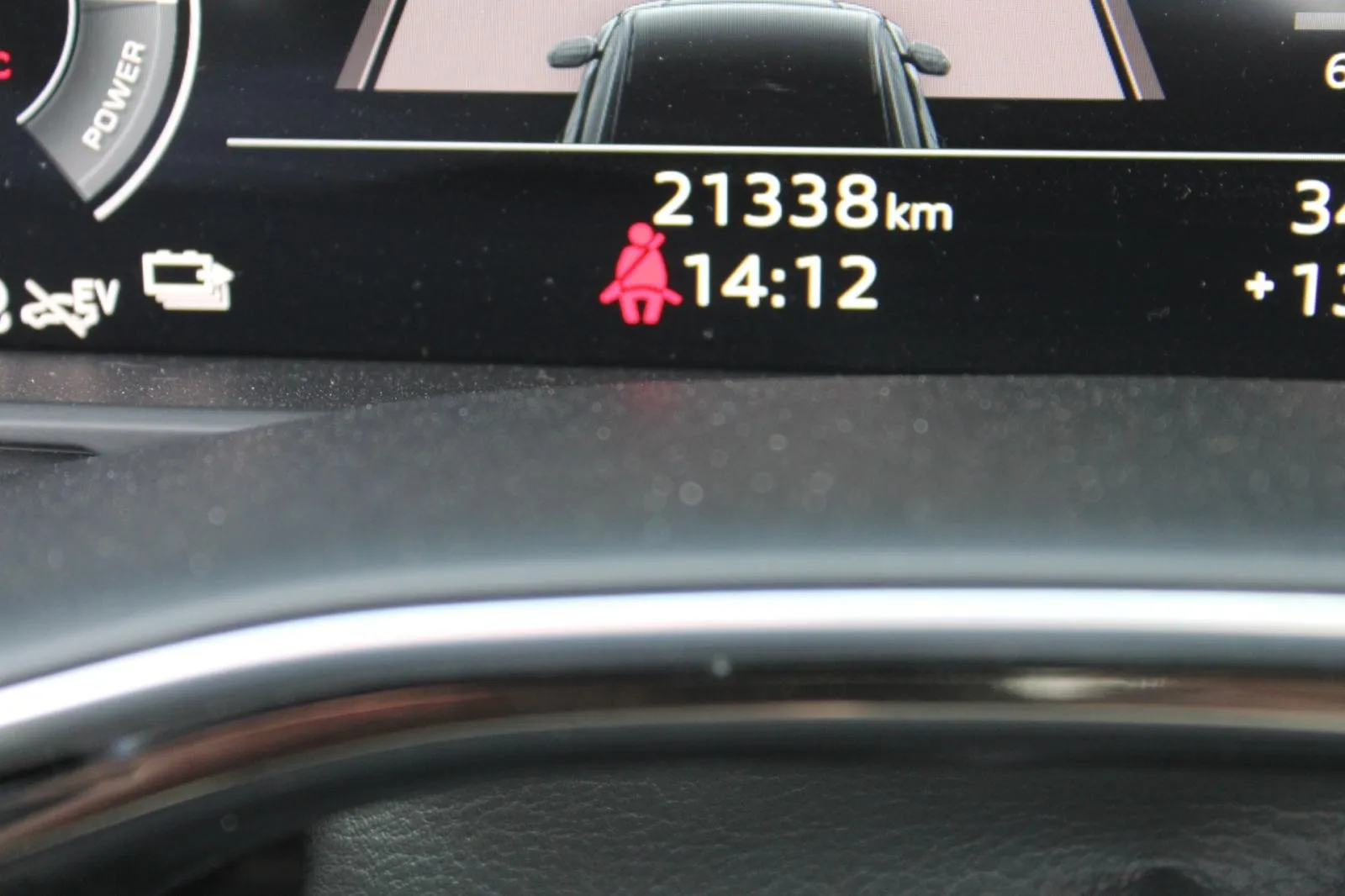 audi q8 55 tfsi quattro s-line *panorama,led,navigacija,kamera* - slika 15