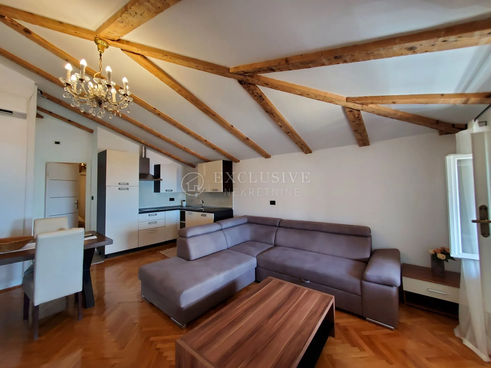 opatija stan 65m2 - strogi centar !! - slika 2