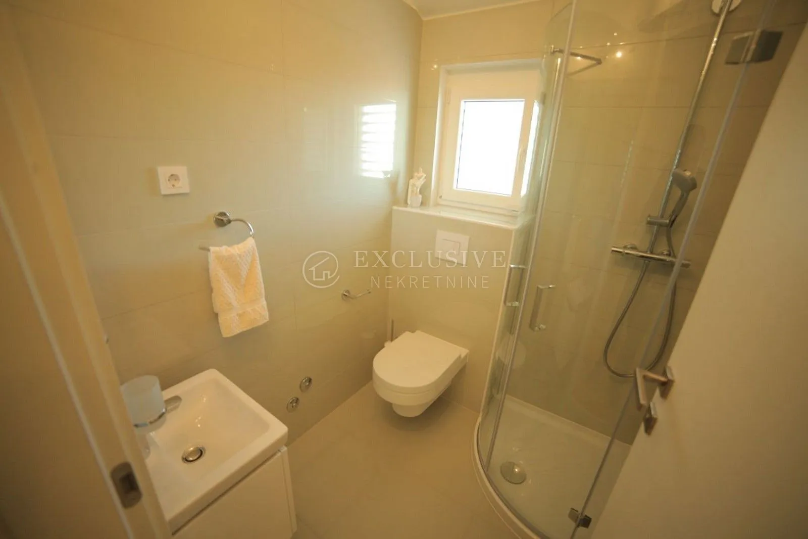 opatija-poljane-prekrasna obiteljska villa sa bazeom i video nadzorom- - slika 56