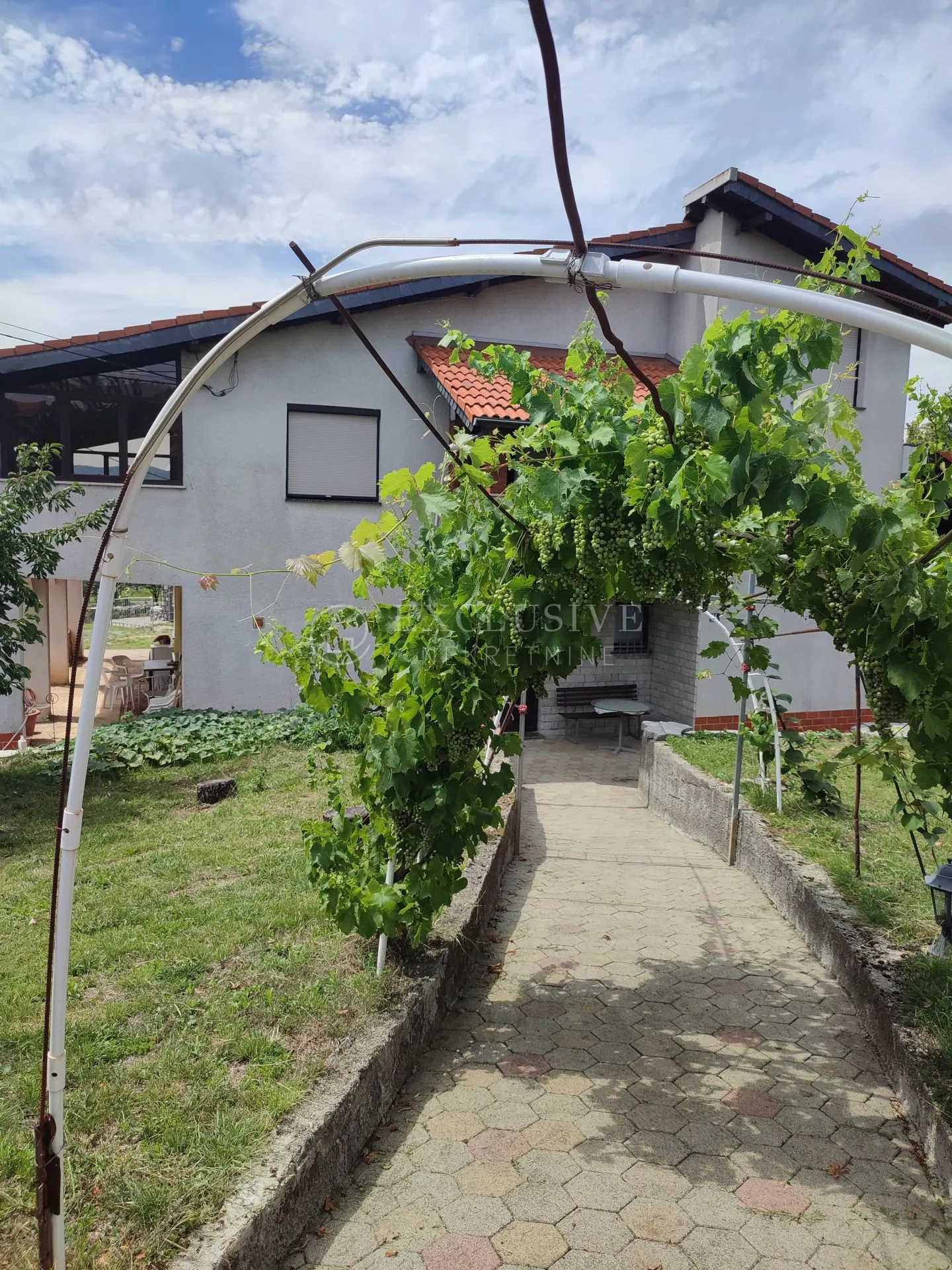 viškovo-dobra i prostrana kuća - slika 23
