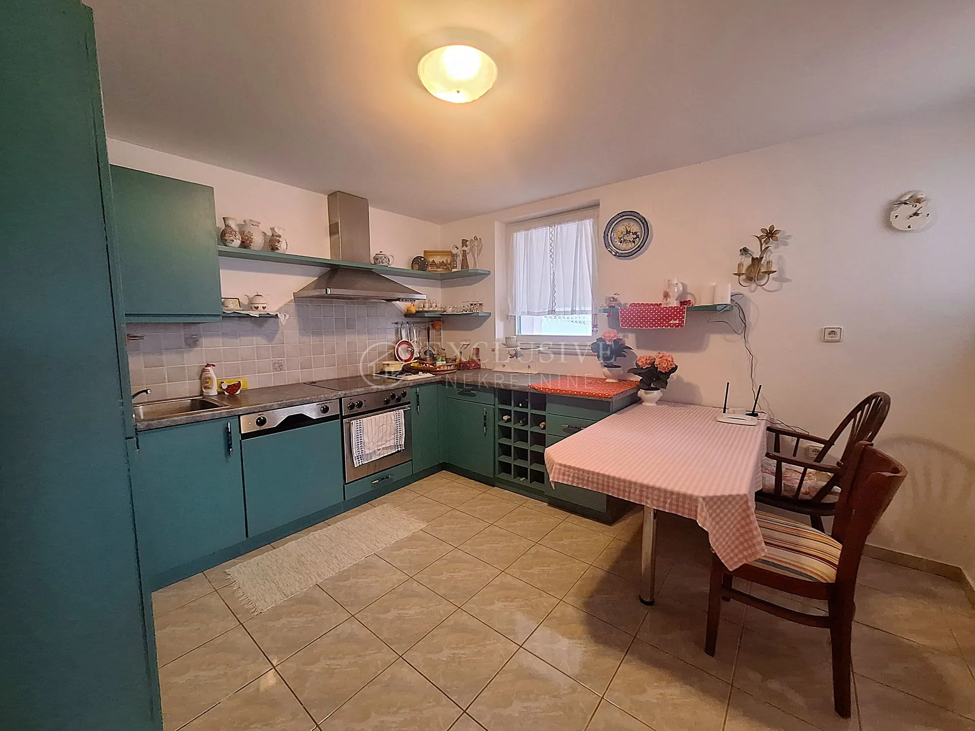 jadranovo - apartmanska vila s bazenom - slika 5