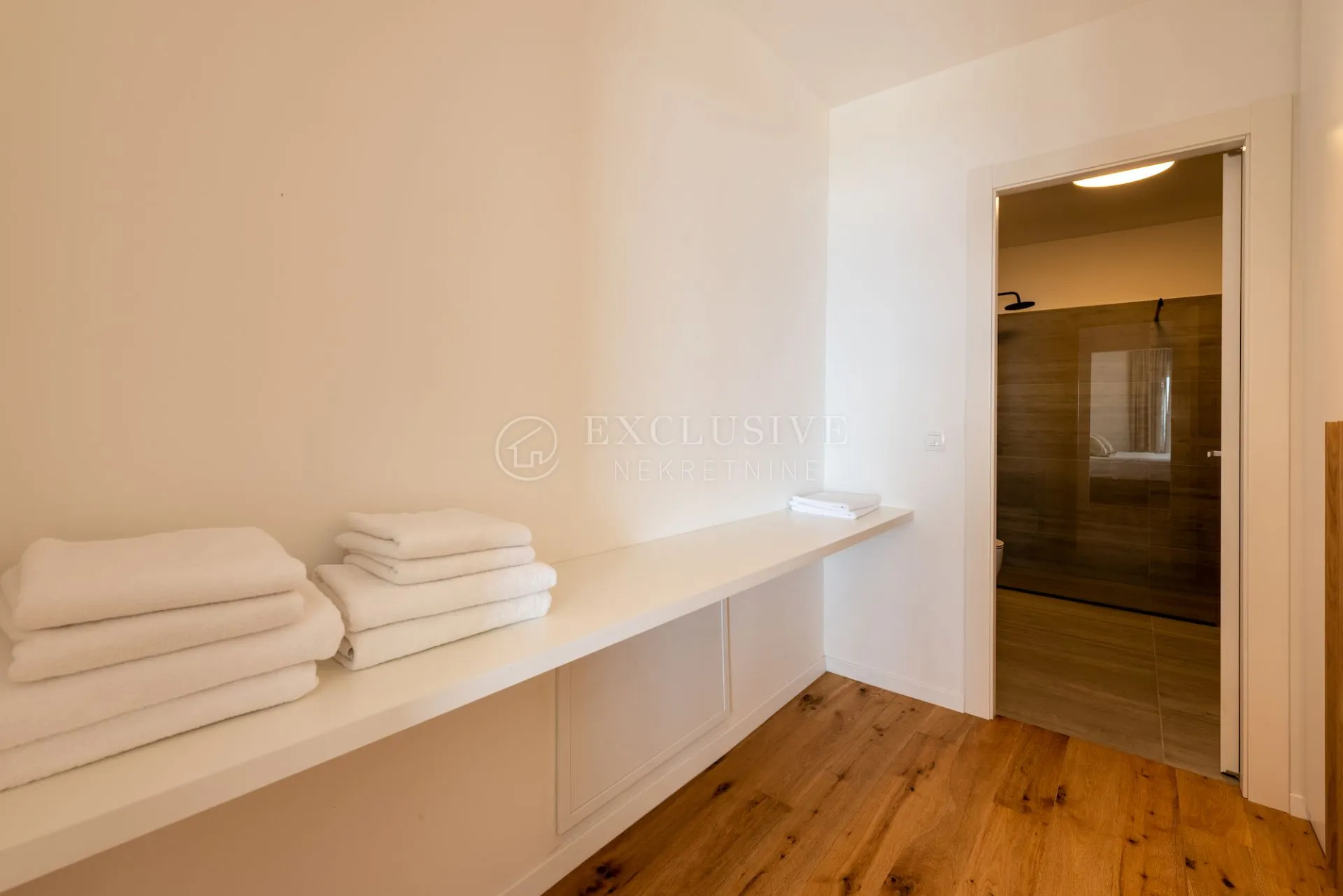 kostrena moderna kuća 190m2 s bazenom !! - slika 15