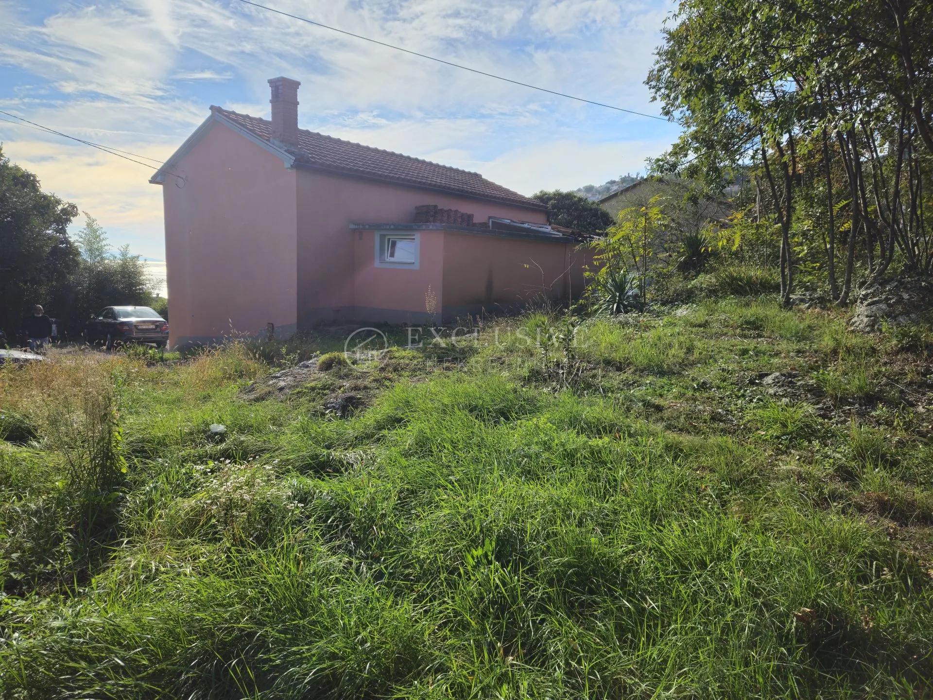 pobri kuća s velikom okućnicom - slika 6