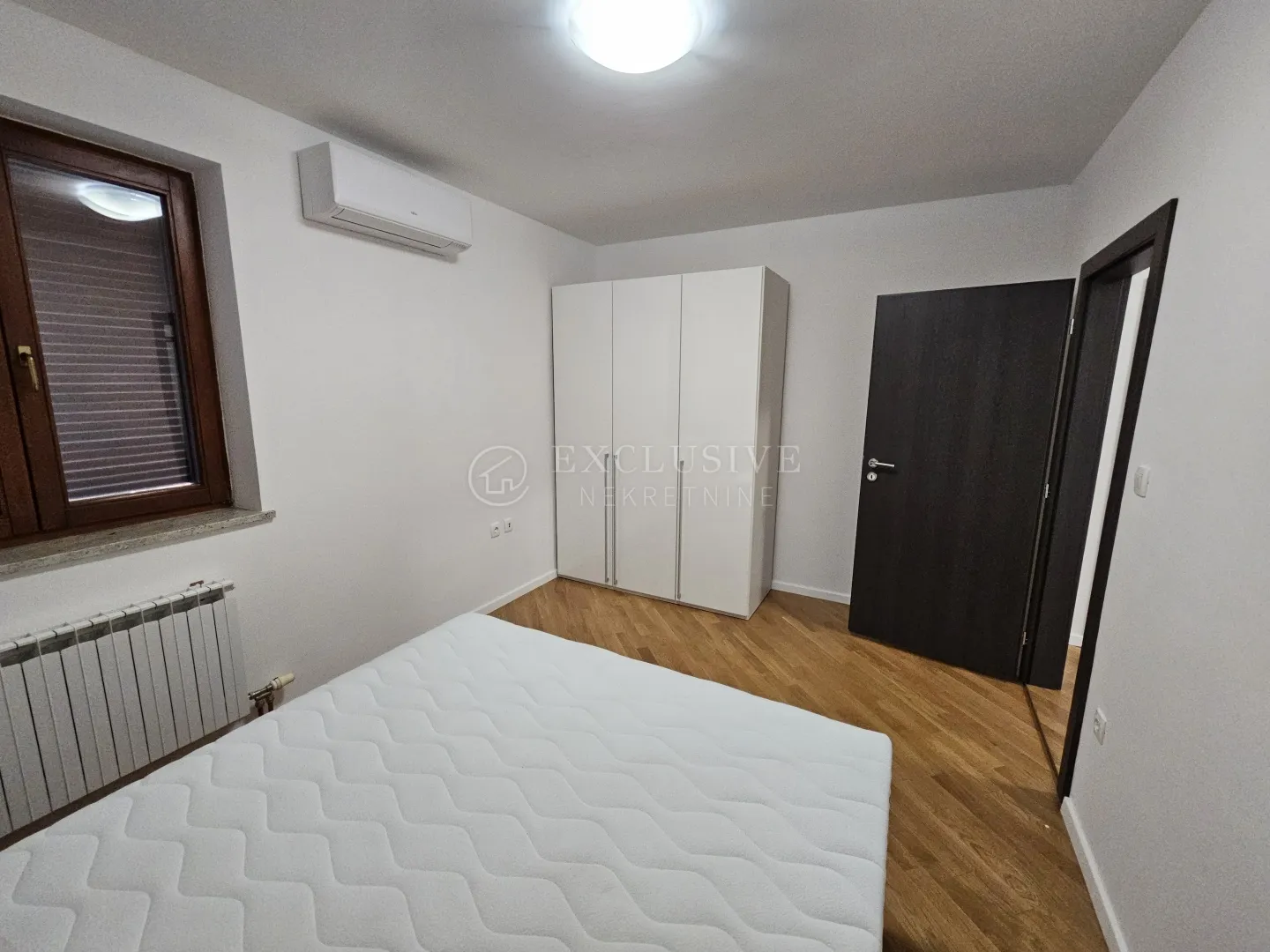 ičići-novouređeni 4 sobni stan sa velikom garažom - slika 8