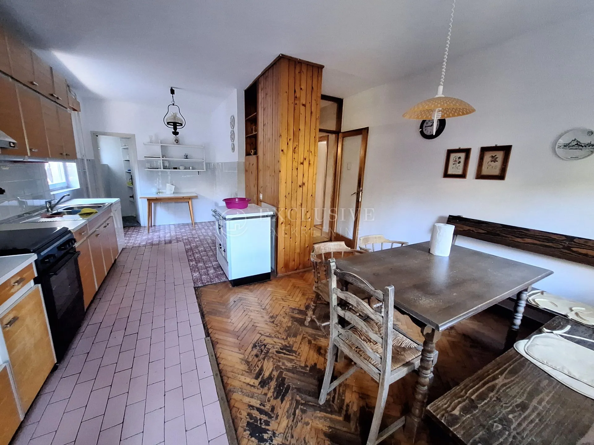 selce - vila na odličnoj lokaciji - slika 9