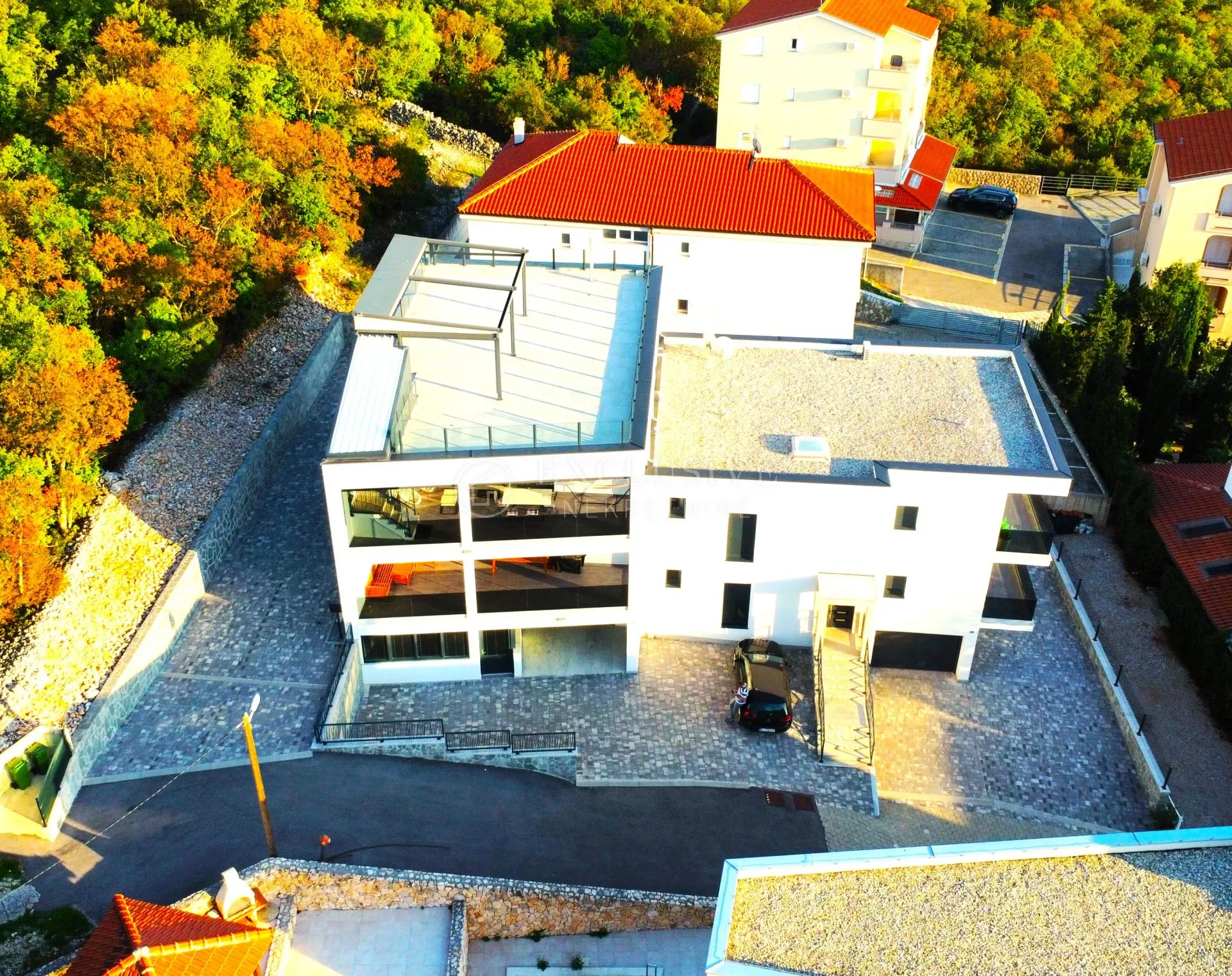 dramalj - predivni penthouse sa garažom i zasebnim apartmanom - slika 10