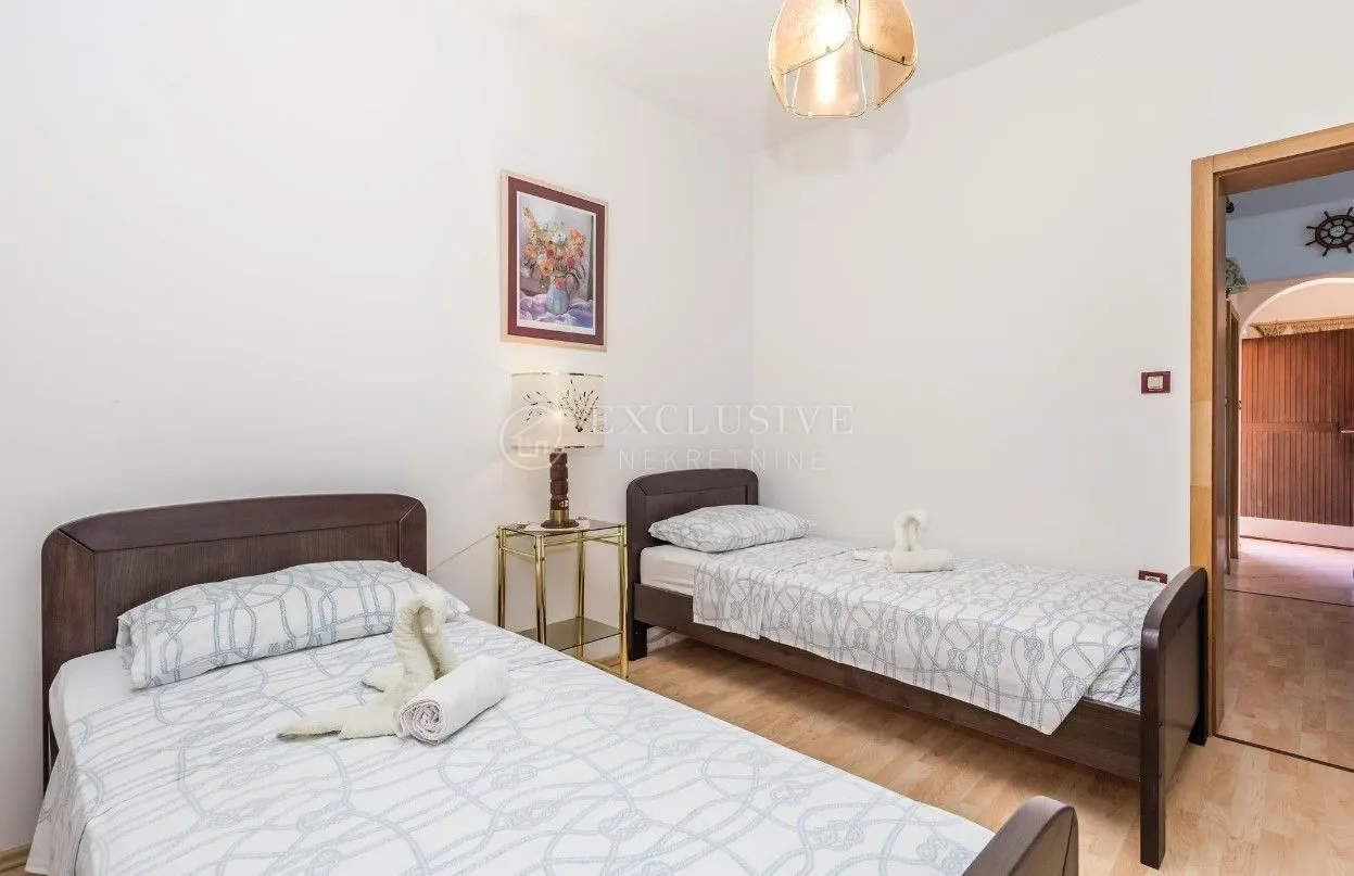 kvarner,karlobag - kuća prvi red uz more - slika 13