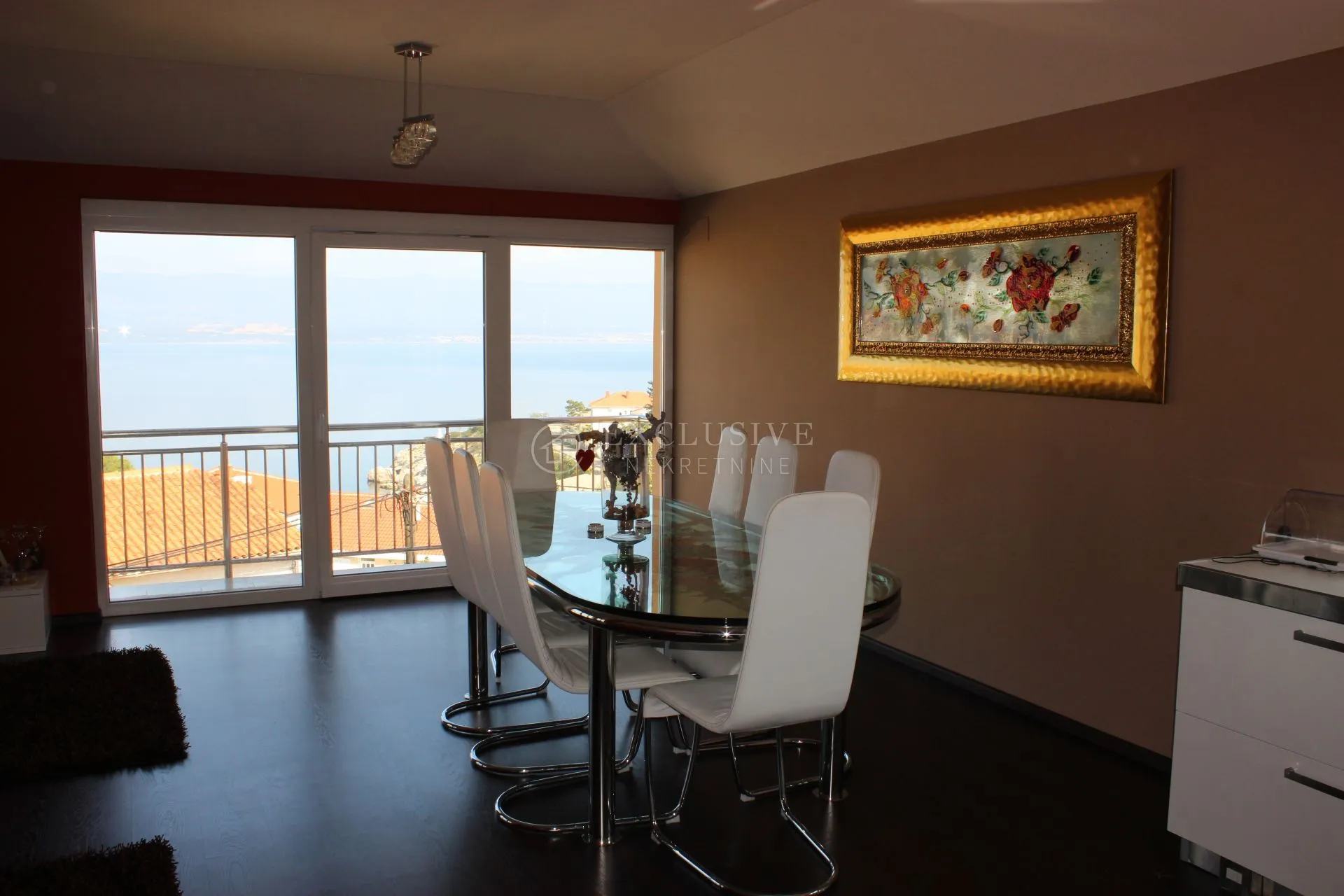krk, vrbnik - prekrasna apartmanska vila u prvome redu do mora - slika 18