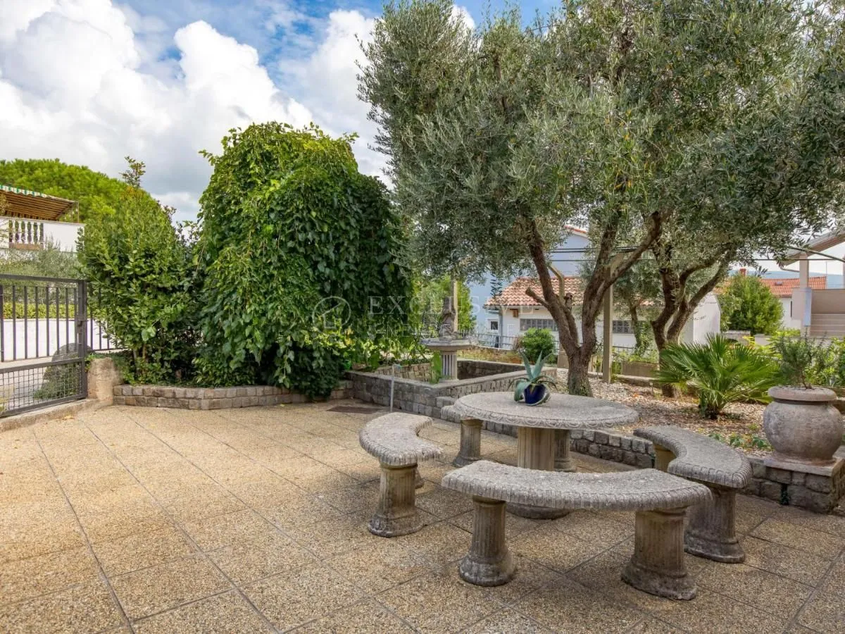 otok krk, krk - samostojeća kuća s bazenom - slika 29