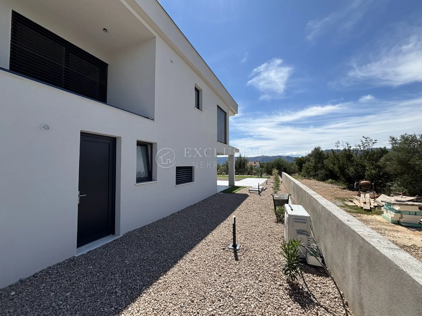 otok krk - samostojeća vila s pogledom na more - slika 21