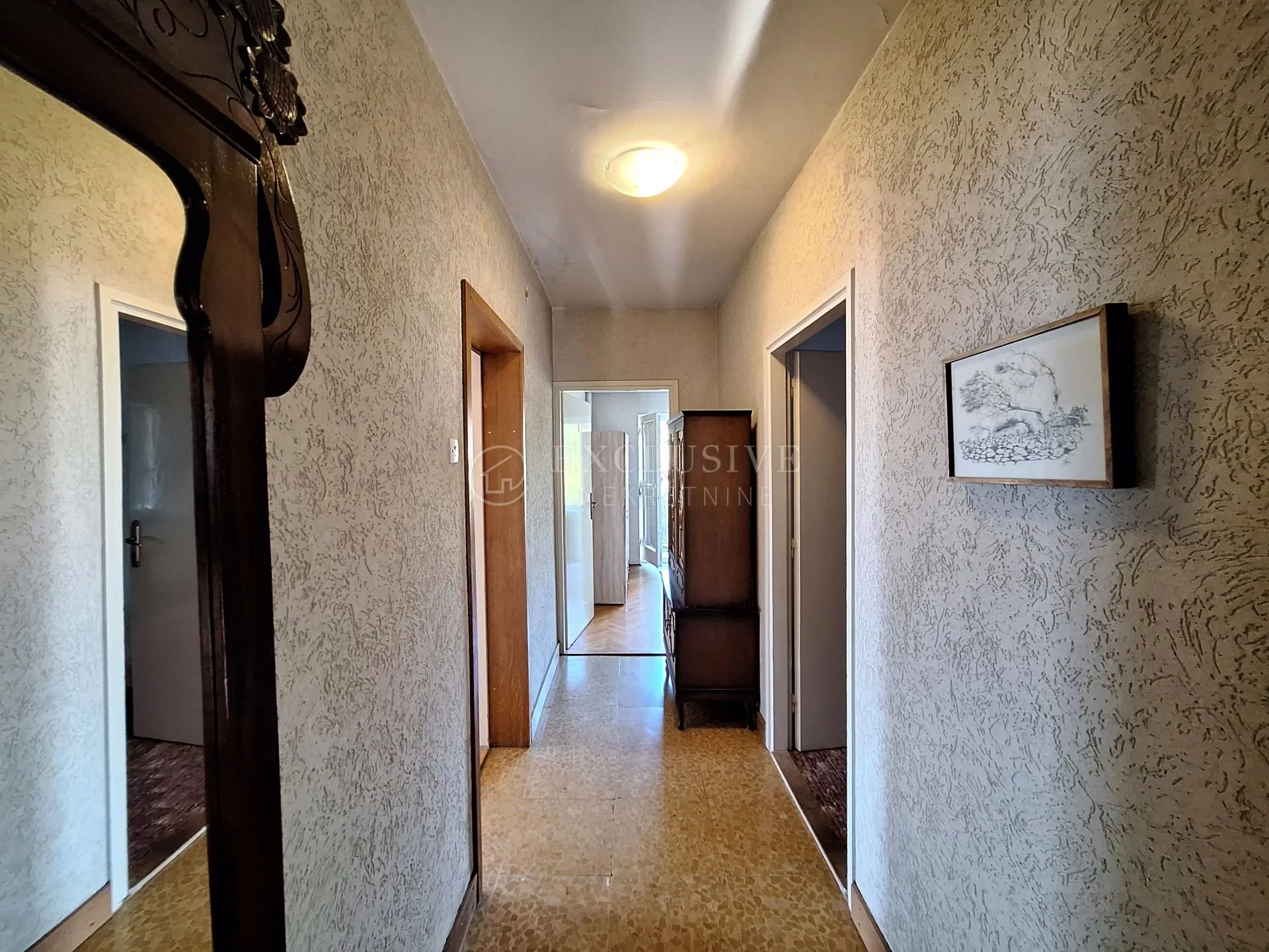 selce - vila na odličnoj lokaciji - slika 32