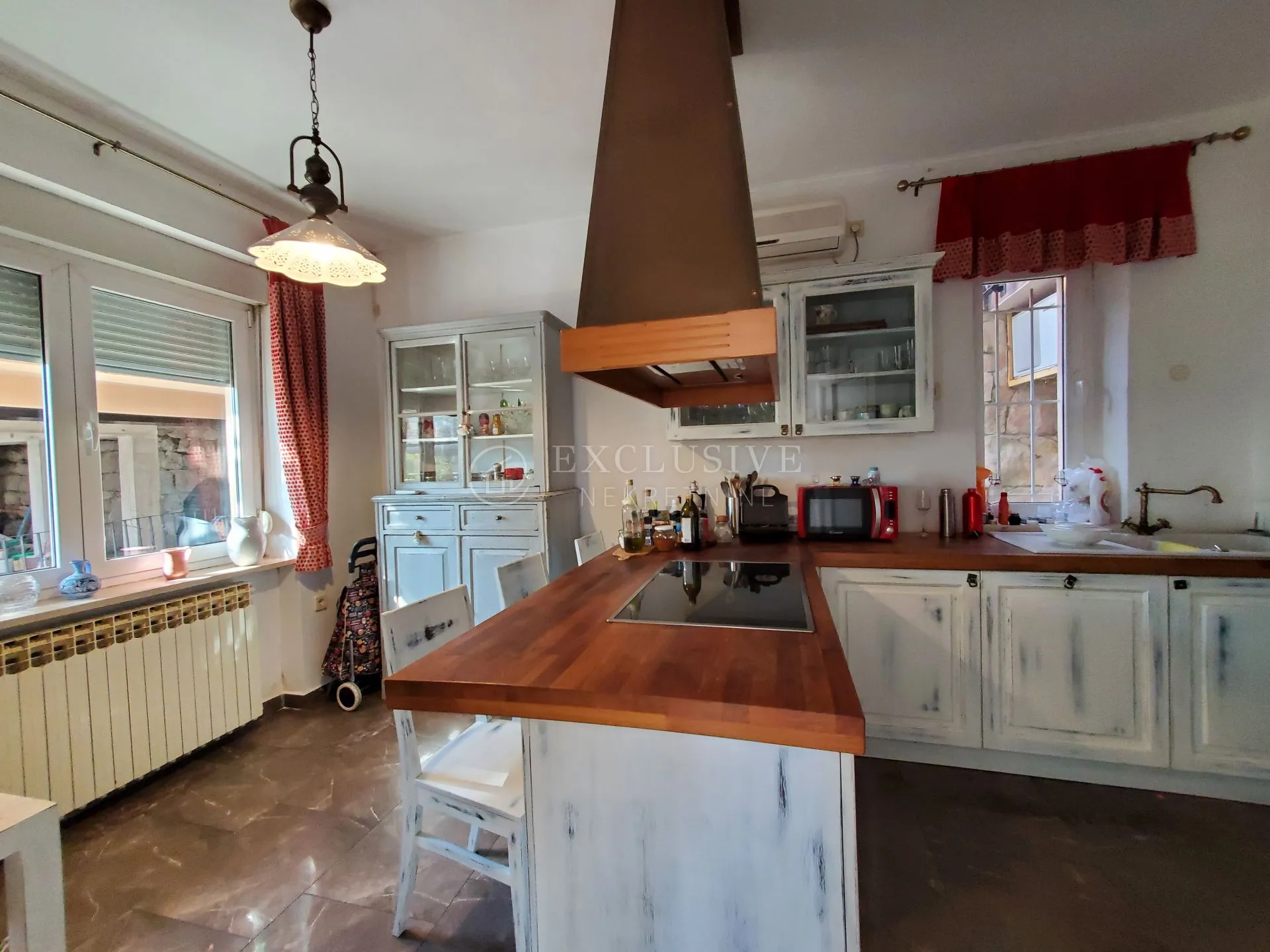 volosko villa s bazenom i lijepim vrtom- 150m od mora !! - slika 19