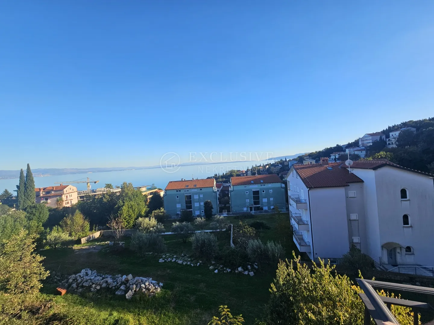 ičići-novouređeni 4 sobni stan sa velikom garažom - slika 19