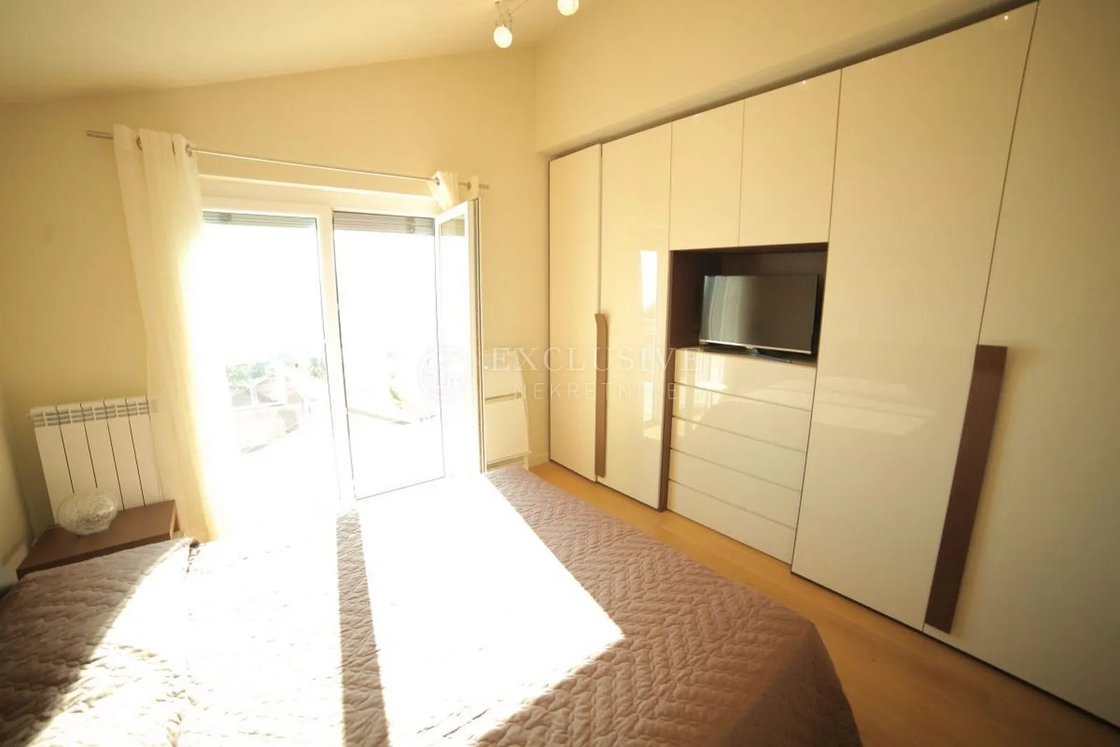 opatija-poljane-prekrasna obiteljska villa sa bazeom i video nadzorom- - slika 57