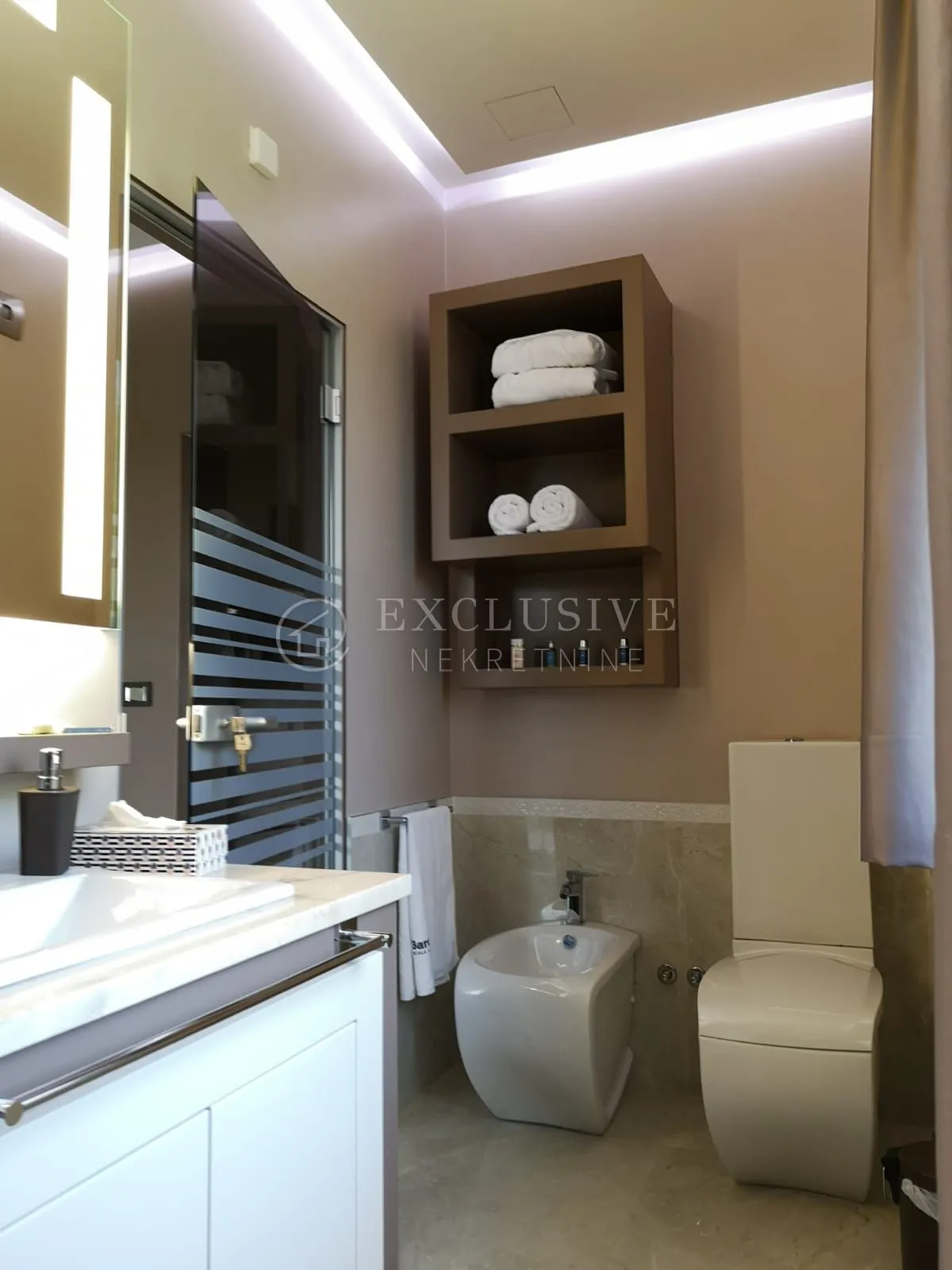 poreč, luksuzna vila s bazenom - slika 21