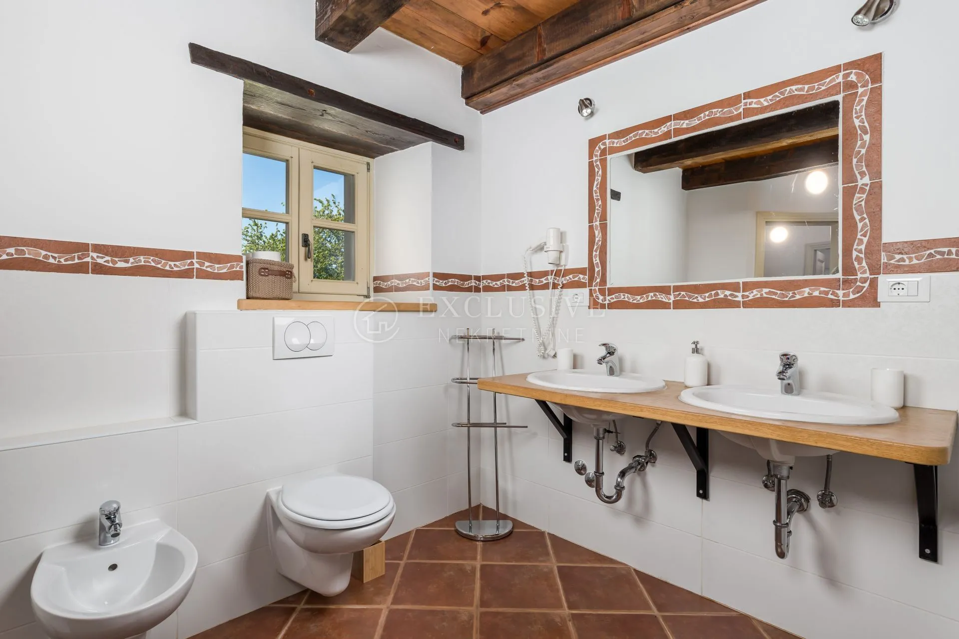 istra, tinjan - prekrasna kamena vila s bazenom - slika 24