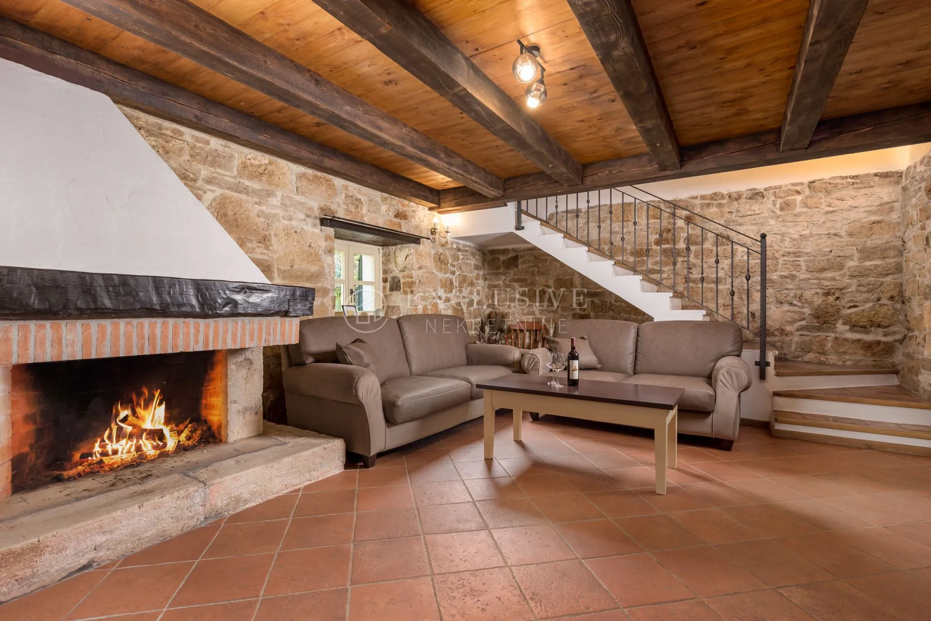 istra, tinjan - prekrasna kamena vila s bazenom - slika 36