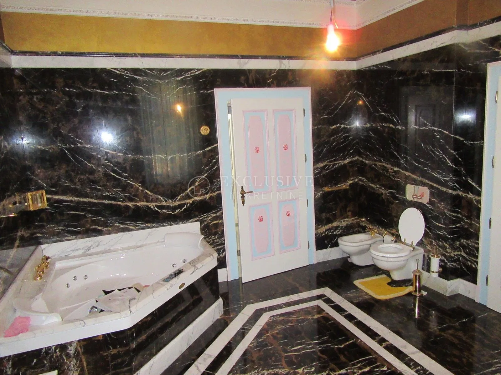 jedinstvena ponuda-opatija strogi centar-luxuzno uređen stan 220m2 - slika 15