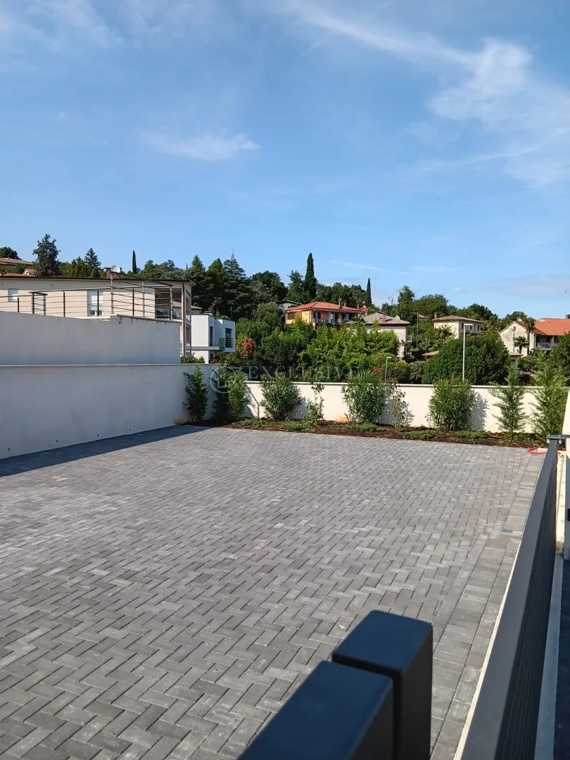 lovran moderna villa u blizini mora ! - slika 12