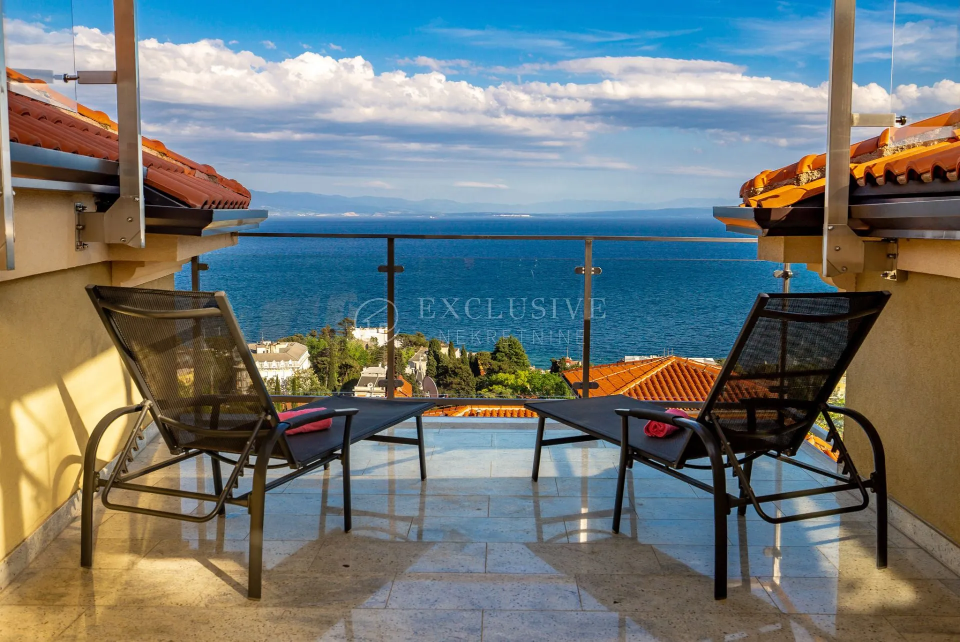 opatija vila s bazenom i tri stana s prekrasnim pogledom na more - slika 11