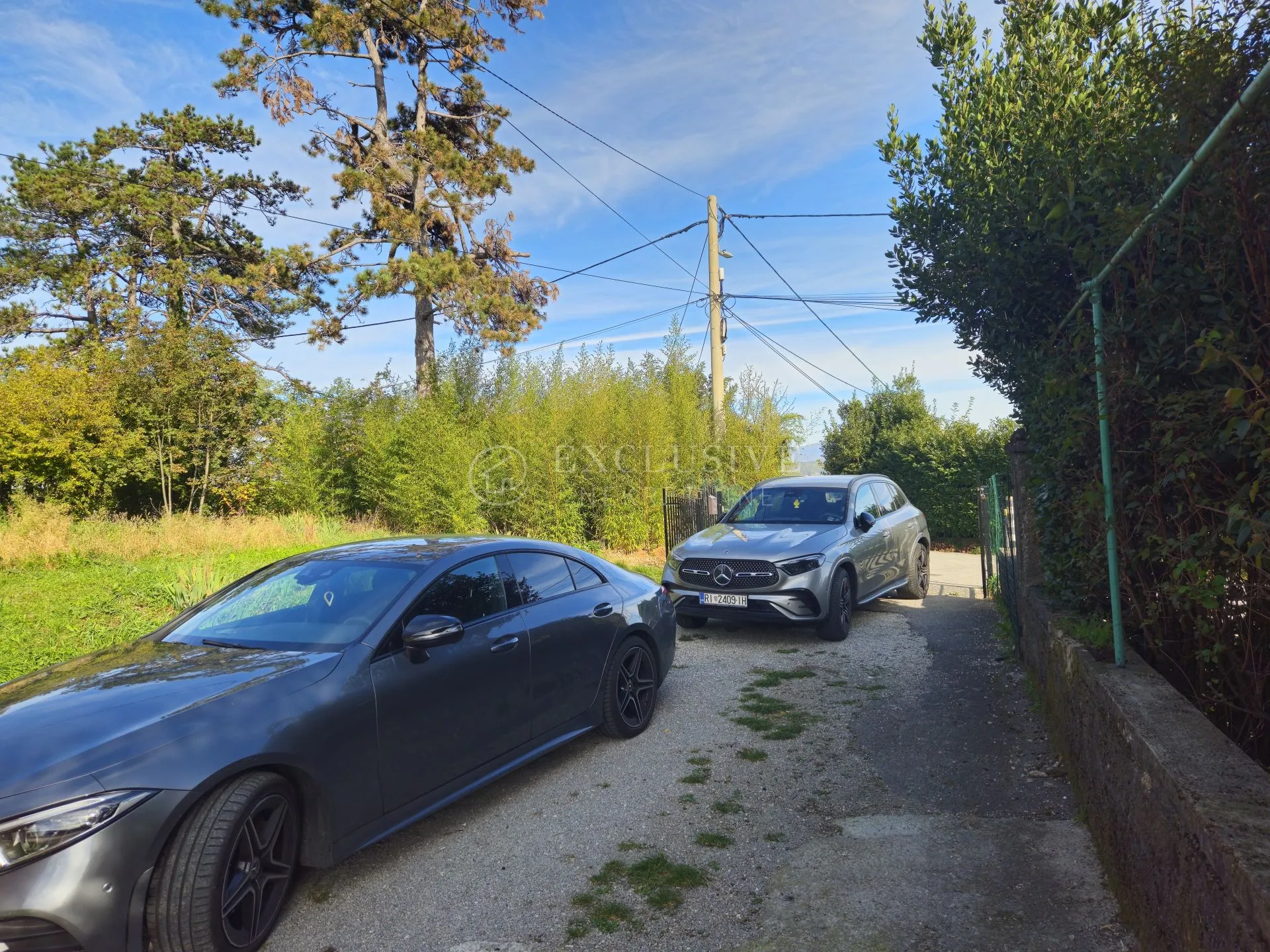 pobri kuća s velikom okućnicom - slika 10