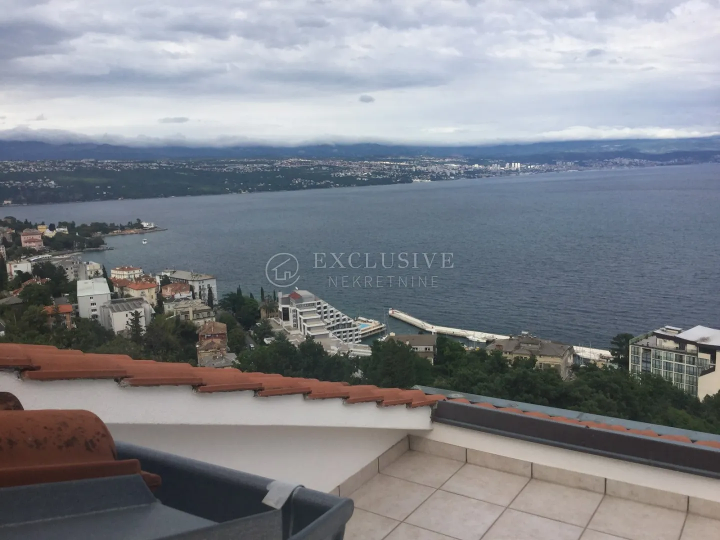 opatija - dvoetažan stan u vili - panoramski pogled - parking !!! - slika 16