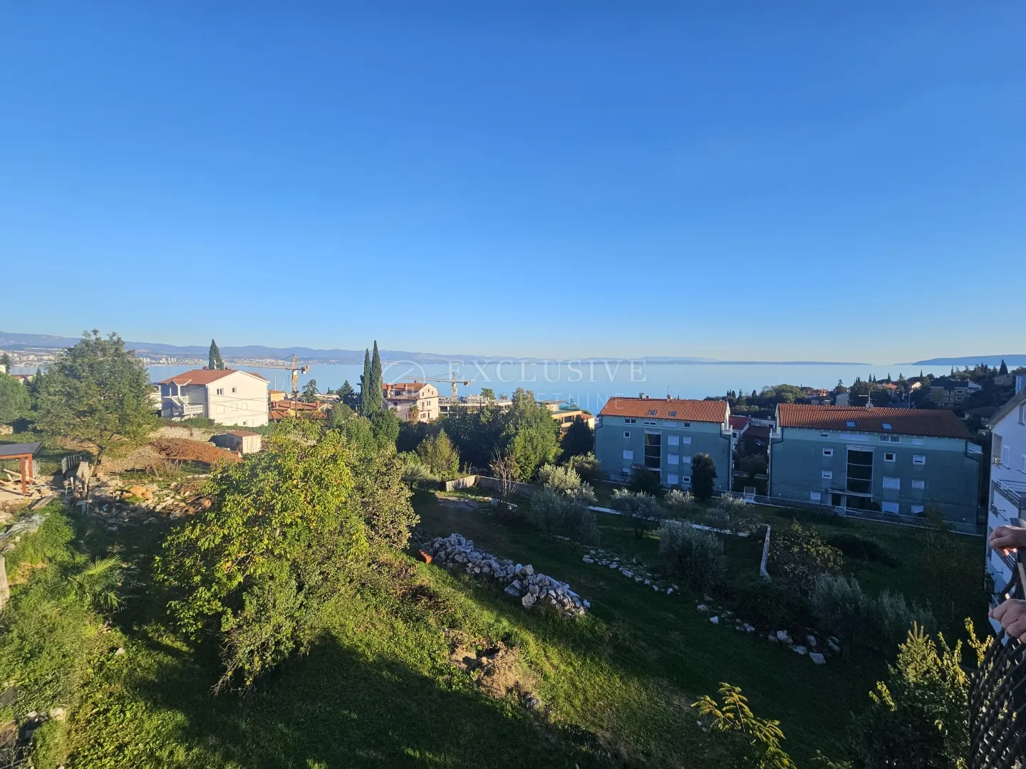 ičići-novouređeni 4 sobni stan sa velikom garažom - slika 18
