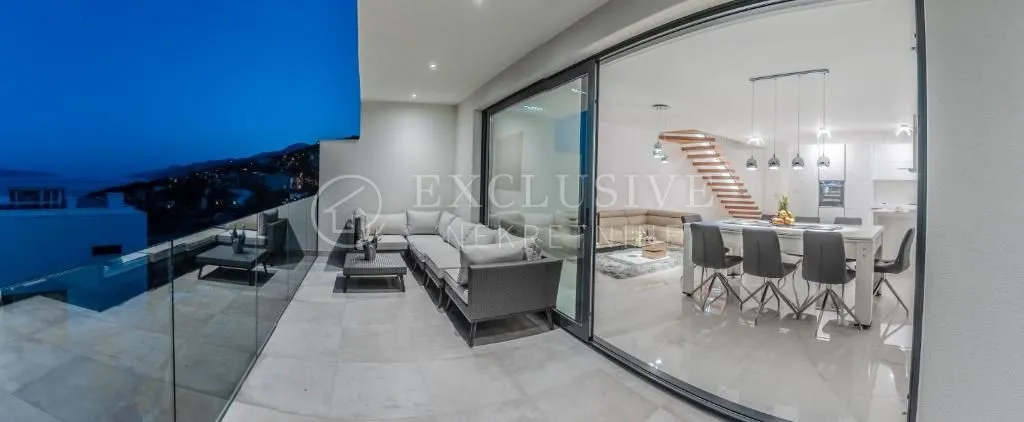 opatija-prekrasna villa s bazenom na krovu - slika 6