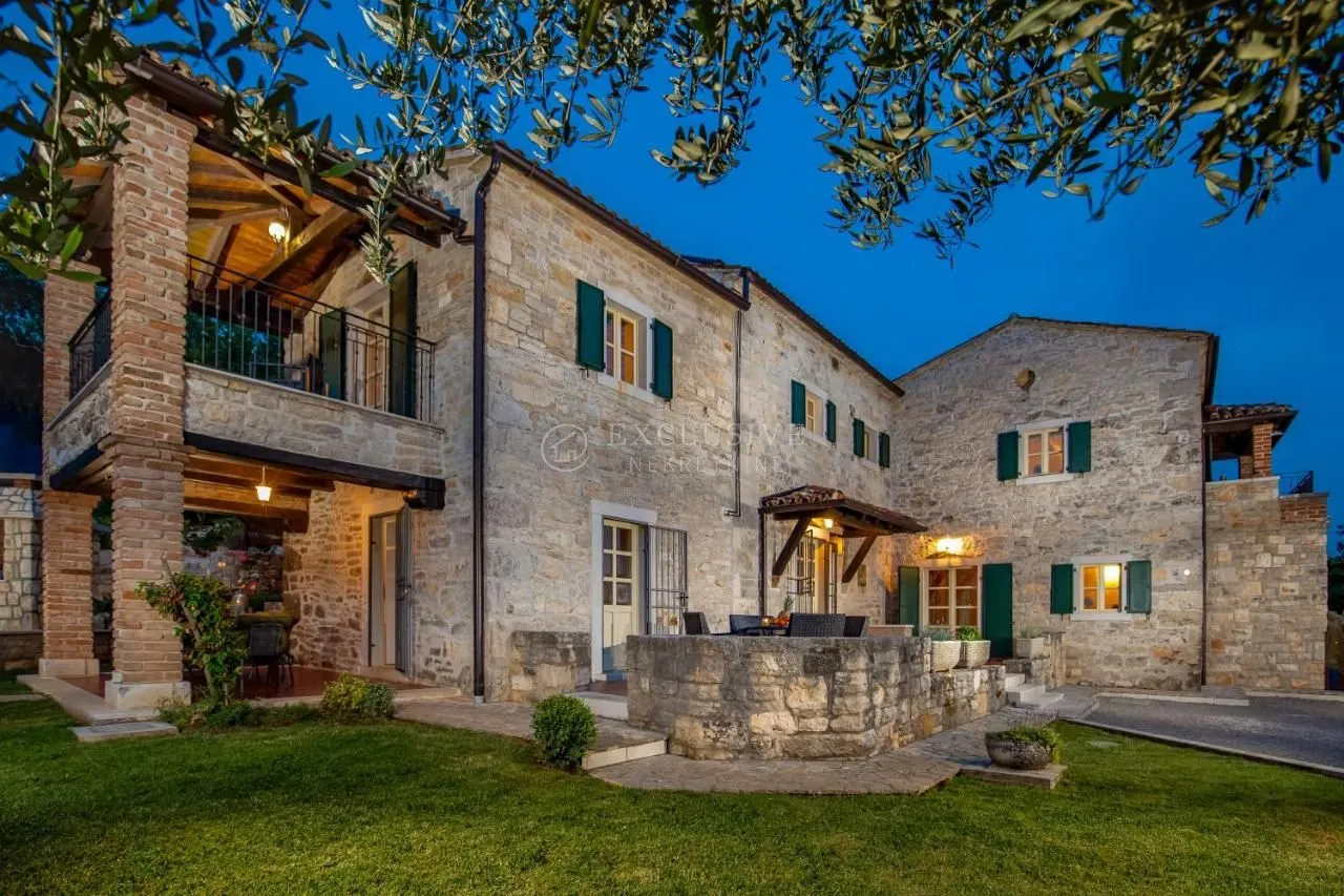Istra, Tinjan - Prekrasna Kamena Vila S Bazenom - Brčići, Tinjan