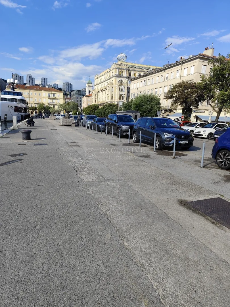 rijeka - riva boduli - prilika - odličan stan - slika 31