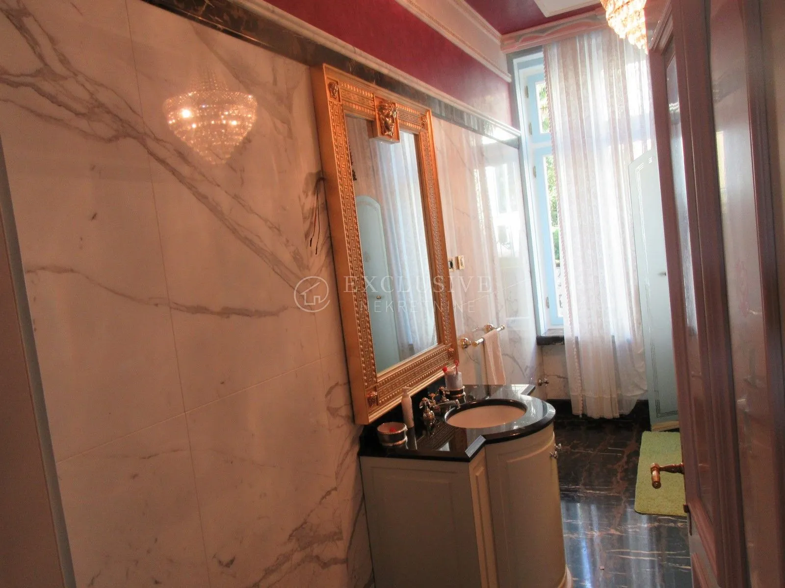 jedinstvena ponuda-opatija strogi centar-luxuzno uređen stan 220m2 - slika 13