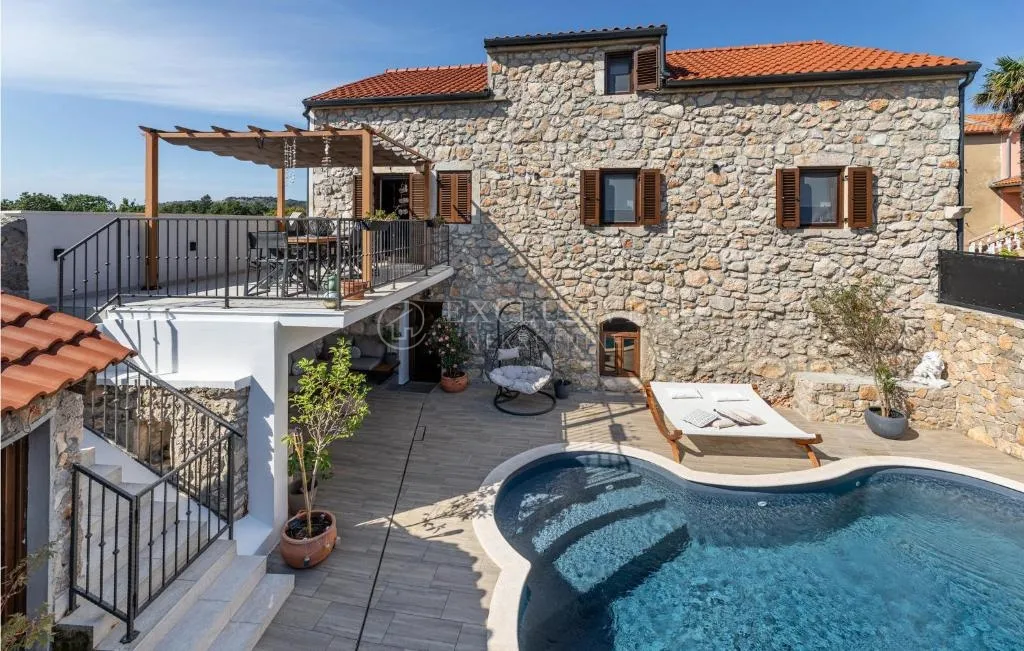 otok krk, vrbnik - kamena vila s bazenom - slika 2
