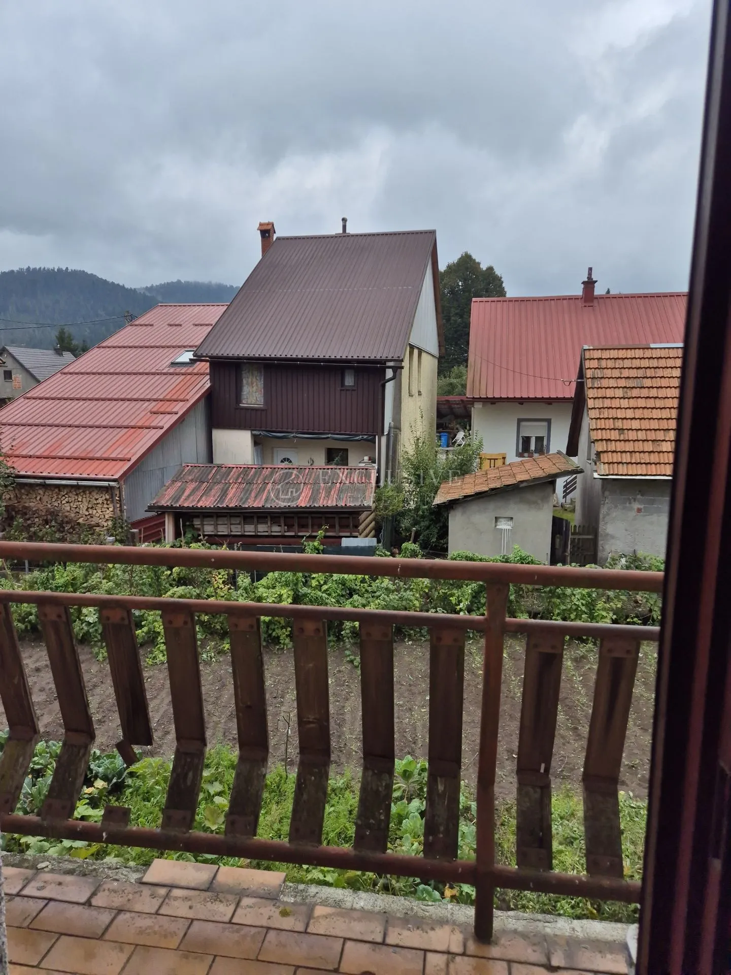 lokve, kuća u centru 344,64 m2 sa okućnicom i vrtom - slika 9